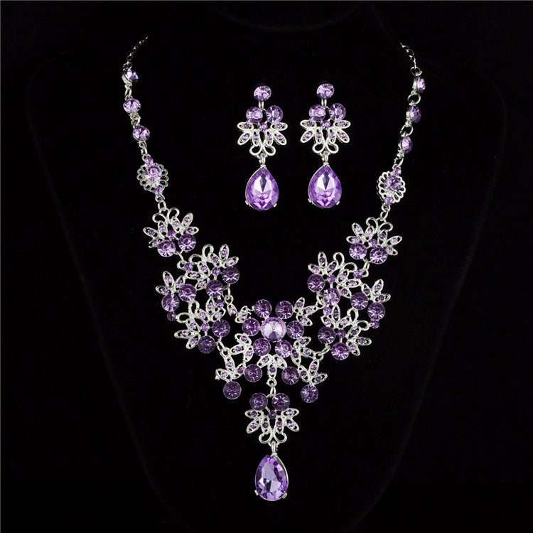 Minimalist Jewellery UK: How to Style Necklace & Earring Sets