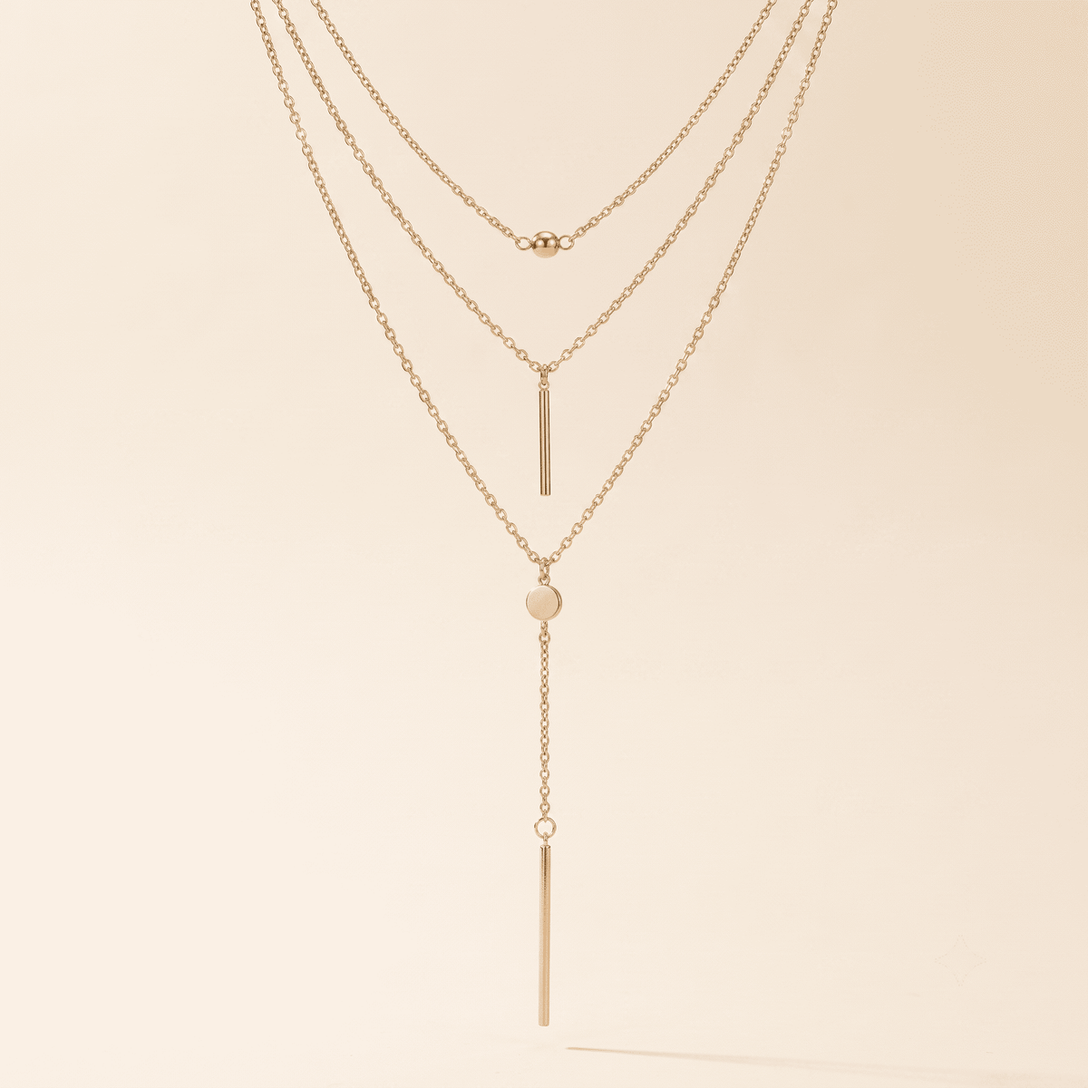 Styling the Delicate Metal Bar Necklace: A Guide to Embrace Jewelry Trends 2026 While Perfecting Minimalist Looks