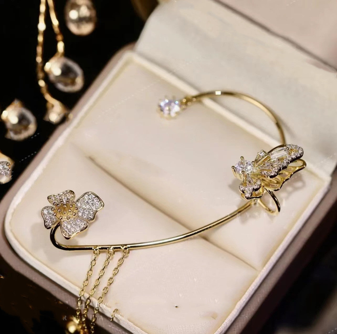 Light And Luxurious Full Zirconium Butterfly Flower Tassel Earrings Without Pierced Color Preservation - sparklesway.co.uk 